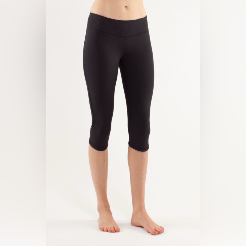 55. Lululemon Run: Fast And Free Crop
Size 4
Black
